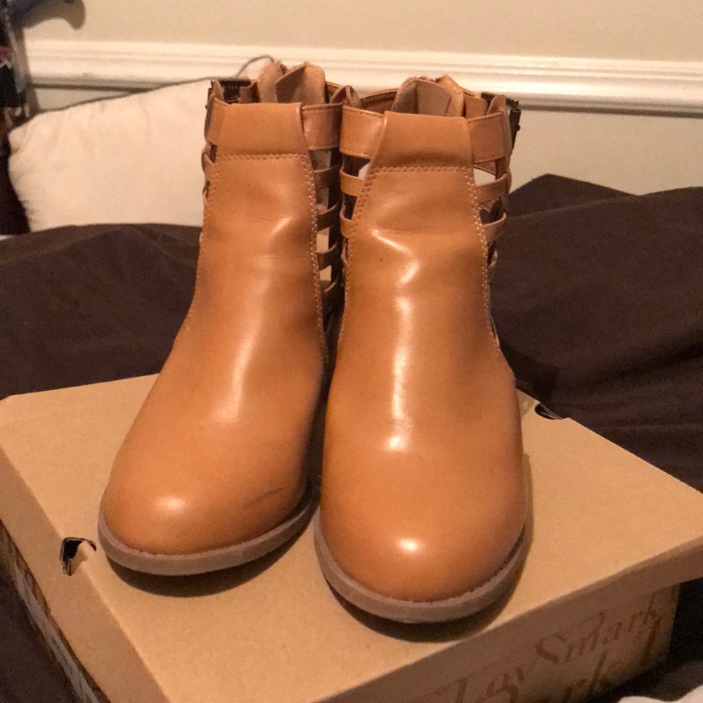 Cute Booties - Picture 3 of 3